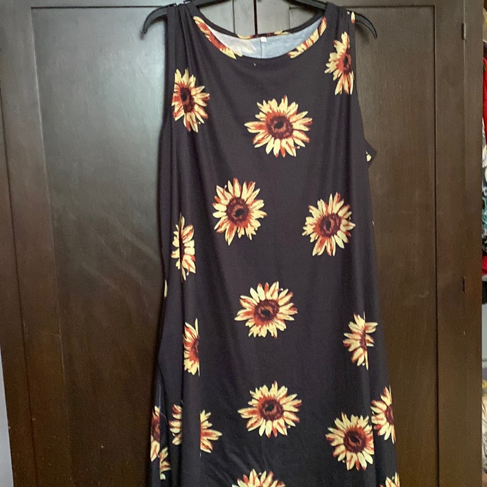 3X never worn Sunflower dress